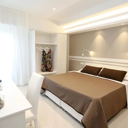 瓦伦蒂娜住宿加早餐旅馆 住宿加早餐酒店 4*