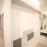 Valentina 4*